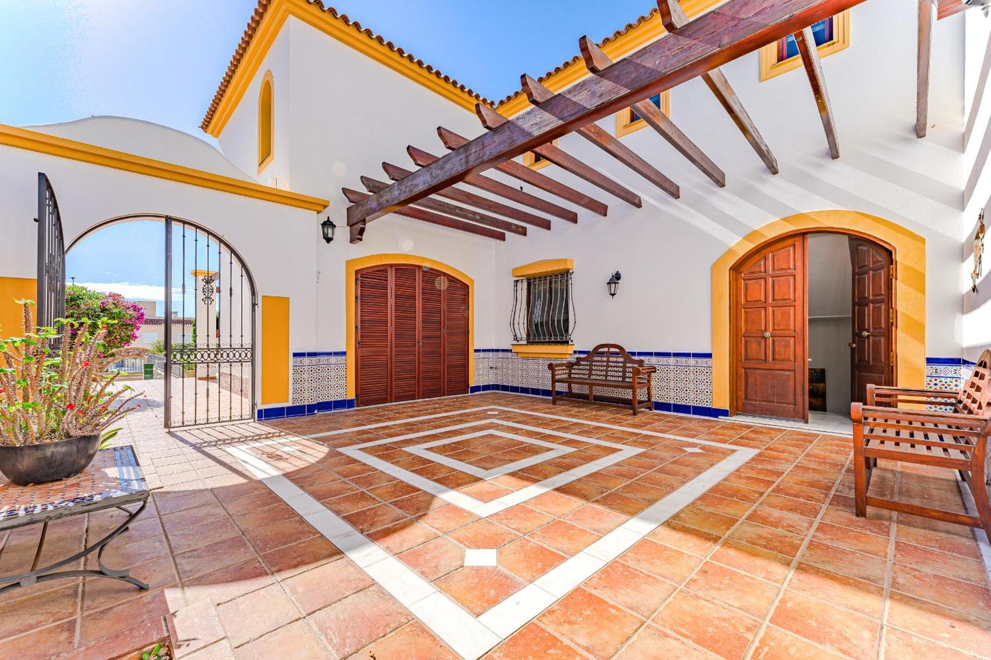 Juliet Villa *